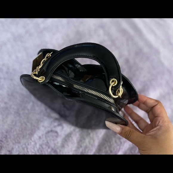 Heart Shaped Handbag - Picture 4 of 5